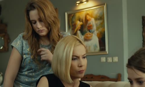 Medcezir 34.Bölüm - Mira Sinir Krizi Geçirir