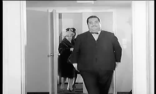 Ulan Ne Misafiri Görmüyormusun İşimiz Var 