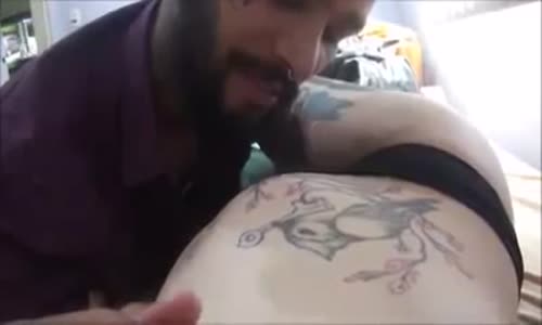 Anne Karnındaki Bebeğin Babasının Öpücüklerine Tepki Vermesi