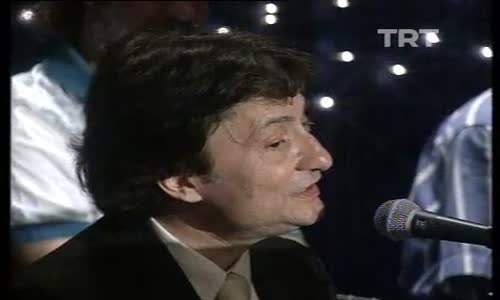 Timur Selçuk Ve Hazal Selçuk-Nereye Koysam Ellerimi