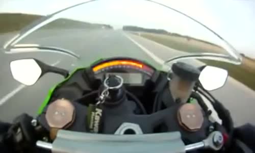 300 km ile Giderken Arabaya Geçmek.