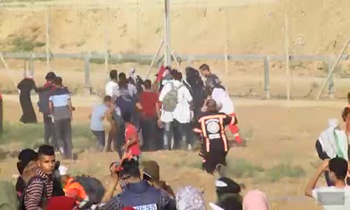 İşgalci İsrail Askerleri Türk Bayrağı Sallayan Filistinli Genci Böyle Vurdu