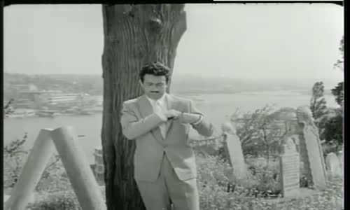 Eski İstanbul Manzarasında Aşk