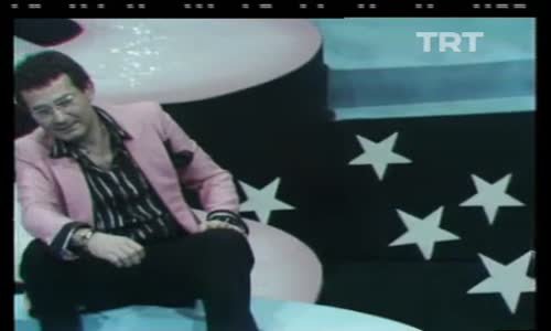 Kayahan-Bir Yer Var Güzelim İzle