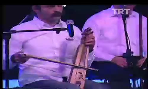 Şevval Sam-Giyin Kuşan Ayşem Gel Geç Bizim Köylerden 