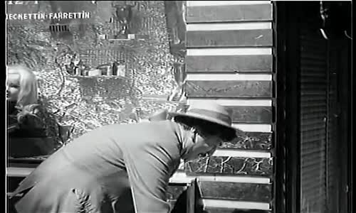 Bekar Erkeğe Yarım Manikür Yarım Pedikür Çoktur Bile