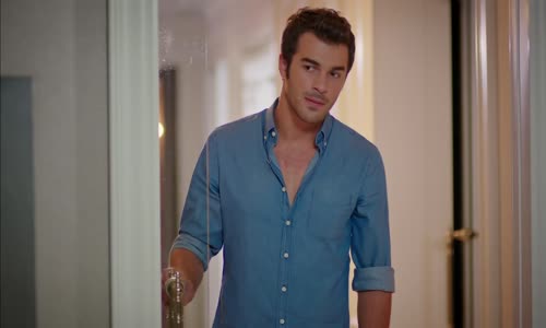 Çilek Kokusu 13. Bölüm  Biri Görecek