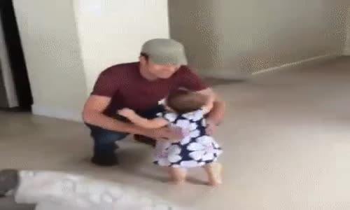 Kimse Benim Gibi Babasını Sevmez Diyen Bebek