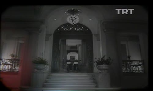 Müşerref Akay-Gülşeni Hüsnüne Kimler Varıyor izle