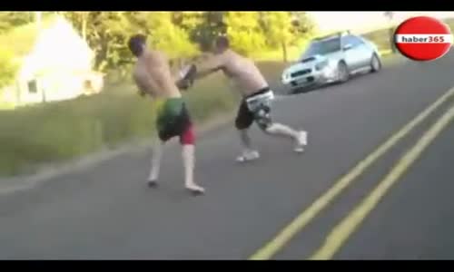 Sirk Gibi Sokak Dövüşü