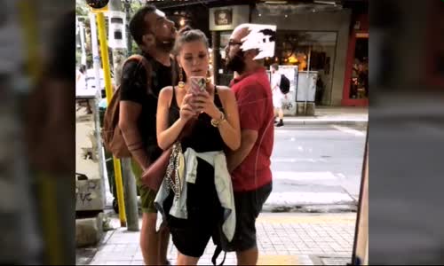  Aslı Enver Arkadaşlarıyla Yunanistan Macerasına Devam Ediyor