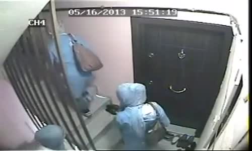 Apartman Kamerasına Yakalanan Türbanlı Hırsızlar