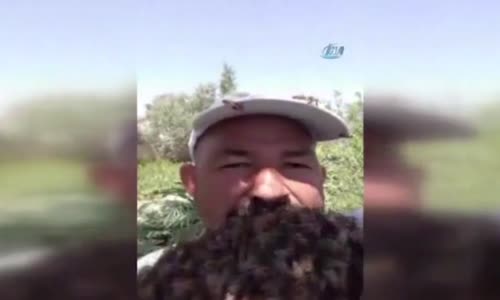Arıları Baş Tacı Yapan Adam