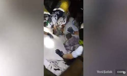 Esed İdlib'de Sivilleri Varil Bombasıyla Katletti