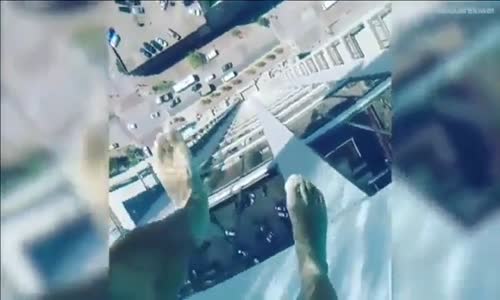 Bu Havuza Girmek Cesaret İster 