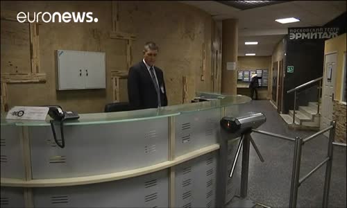 Rus Gazeteci Çalıştığı Radyoda Boğazından Bıçaklandı 