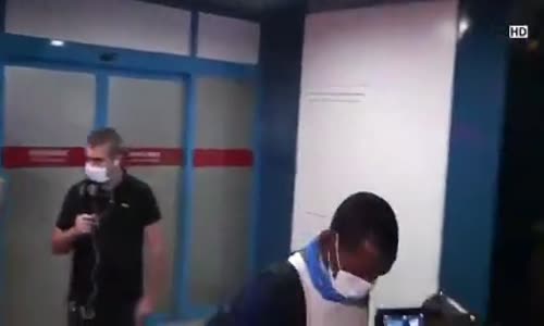 Siyahi Yolcuyu Trabzonspor'un Yeni Transferi Sanan Muhabirler 