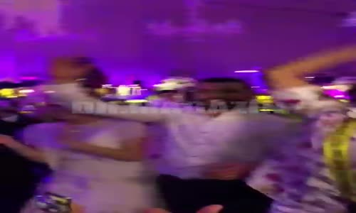 Fatih Ürek Sahnede Alişan Ve Buse Varol Nasıl Döktürdü