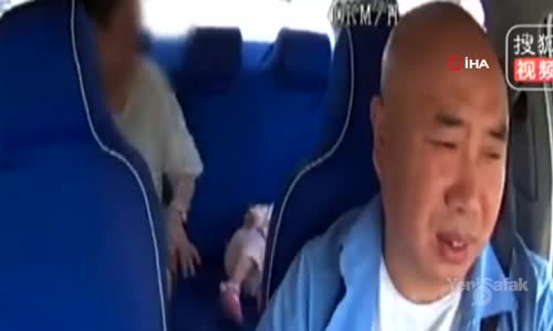 Bebeğini Döven Anneyi Polise İhbar Etti