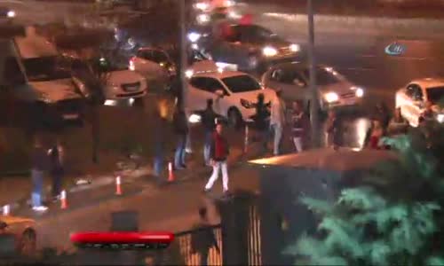 CHP Genel Merkezi Önünde AK Parti Konvoyuna Taşlı Saldırı 