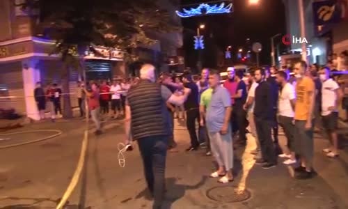 Bağcılar'da Gece Vakti Çok Sayıda İşyerinde Yangın Çıktı