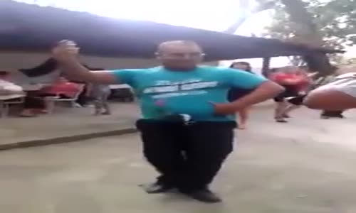 Oynarken Şişede Çatal Döndüren Dayı