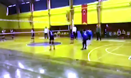 Antrenörden Rakip Takım Taraftarlarına İlginç Tepki