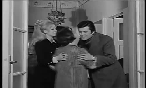 Sesinde Bile Yılan Zehri Var