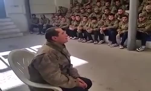 Turk askerinden Sanatcilara Tas Cikaran Performansi 