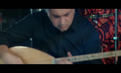 Burcu Güneş - Üryan Geldim