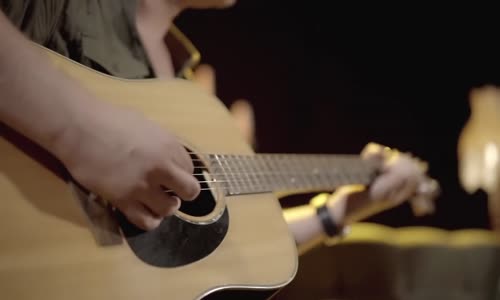 Tuna Kiremitçi & Öykü Gürman - İyi Şeyler (Akustik)