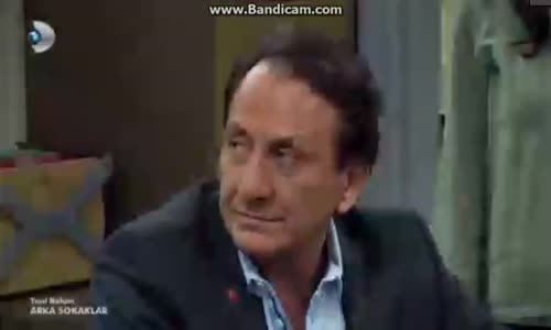 Arka Sokaklar 439.Bölüm - Rıza Baba , Ali ve Buse'yi Öpüşürken Görür