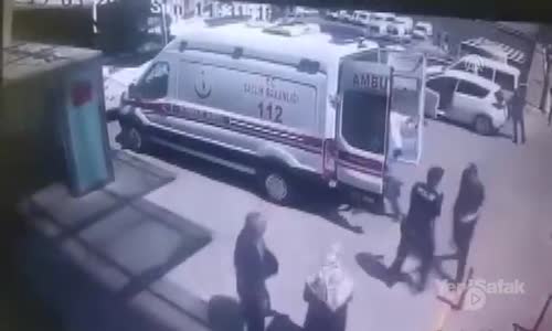 Hastane Önünde Silahlı Saldırı Kamerada