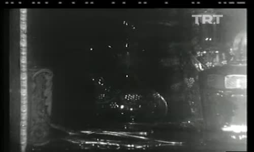 Münir Nurettin Selçuk-Allı Yemeni izle 