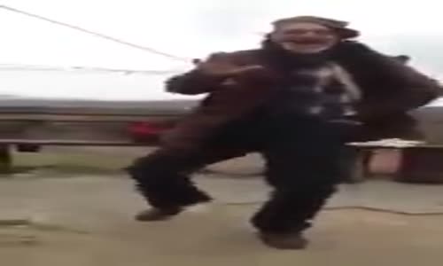 70 Yaşındaki Dedenin Oryantal Dansı