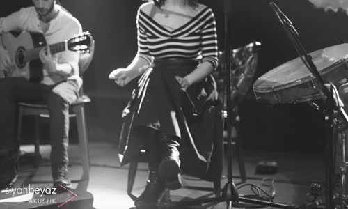 Tinay - Aşkperest (SiyahBeyaz Akustik)