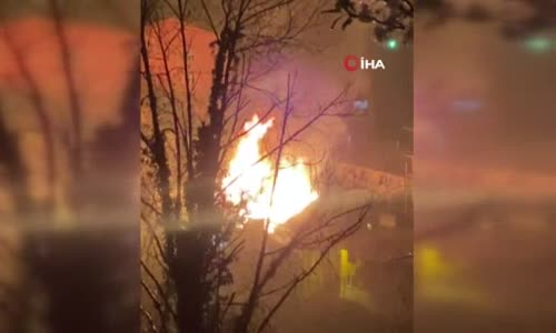 Çatı Katında Yangını Mahallede Paniğe Neden Oldu