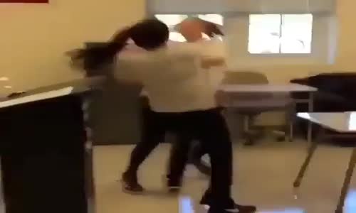 Liseli Kızların Acımasız Kavgası