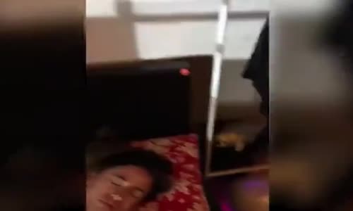 Birbirlerine Eşşek Şakası Yapan Kızlar