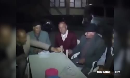 Çılgın Amcalar Masada Havai Fişek Patlattı