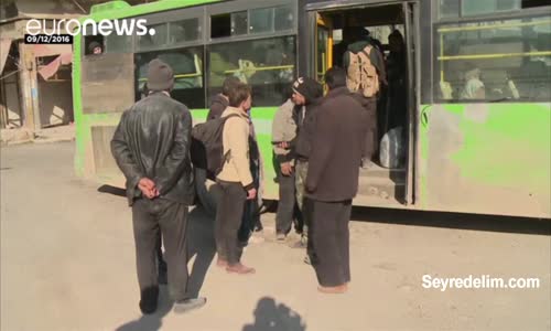 Halep'ten Yola Çıkan Tahliye Konvoyu İHA'larla İzleniyor