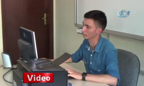 Siri'den Sonra Google Ve Microsoft'un Uygulamalarında Da Açık Buldu