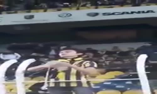 Büyü Yapan Fenerbahçe Taraftarı