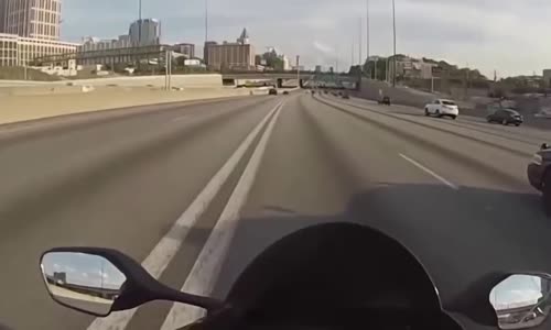 Motorcunun Polisle Dalga Geçmesi