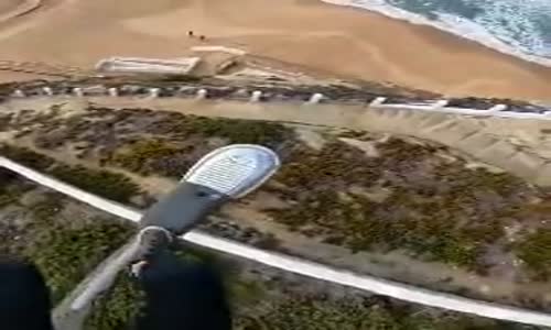 Elektrik Direğine Konan Yamaç Paraşütü 