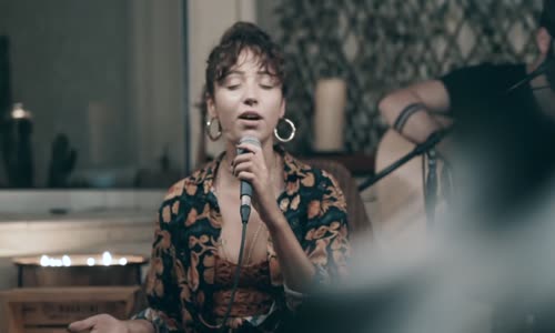 Zeynep Bastık - Yanımda Kal (Akustik)