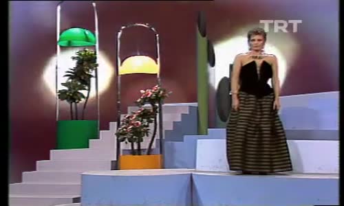 Ajda Pekkan-Düşünme Hiç izle