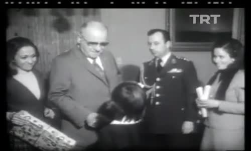 Cevdet Sunay'dan Çocuklara Ödül izle