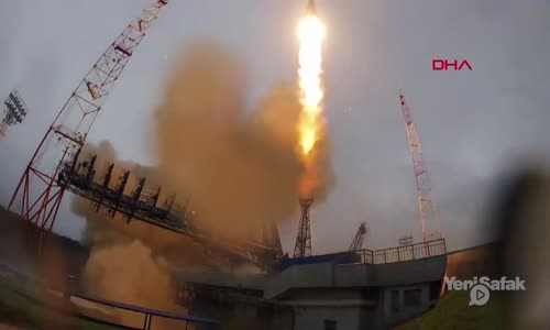 Uydu Taşıyan Rokete Yıldırım Çarptı