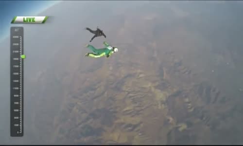 Binlerce Metreden Paraşütsüz Atlayan Adam